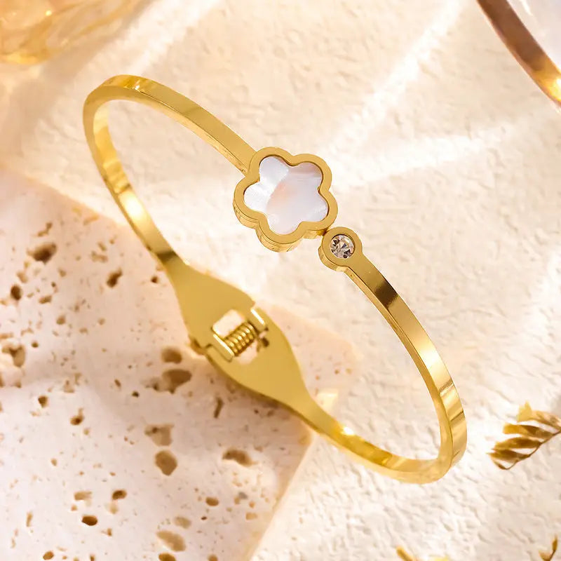 Five-Leaf Flower Titanium Steel Bracelet | Plum Blossom Panther Jewellery - White Shell - titanium steel, five-leaf Panther