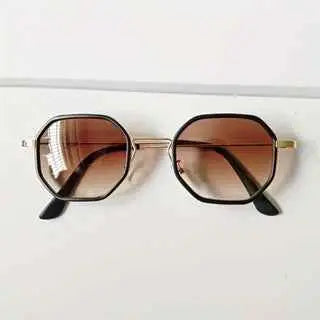 Octagonal polygon geometric metal sunglasses with gold-tone frame and gradient brown lenses from trend den Gold Frame Dried