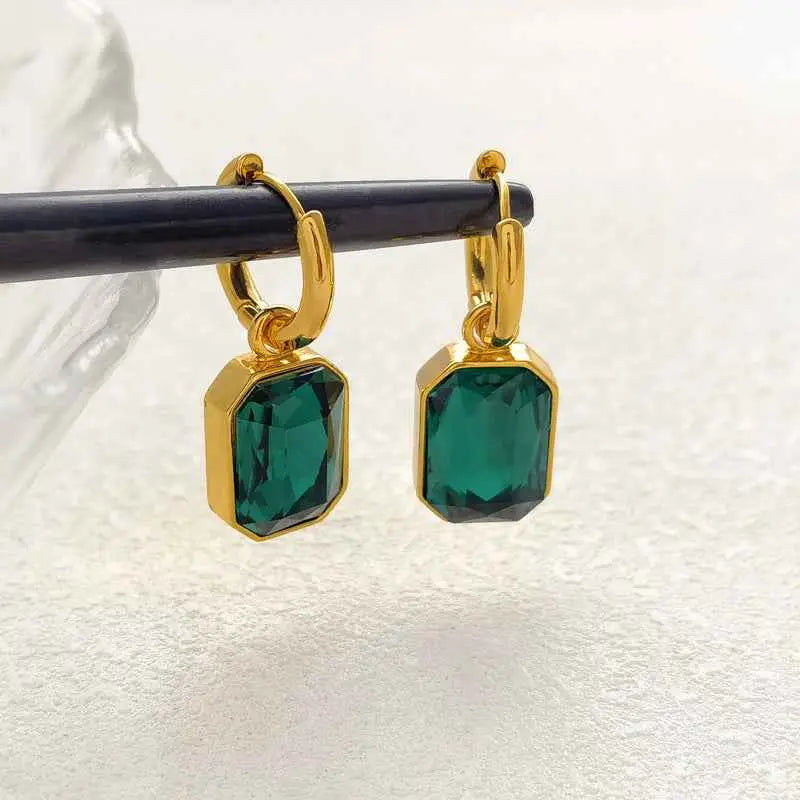 Gold hoop earrings with rectangular emerald green faceted stones in retro gemstone titanium gold design from trend den G393 Lvzuan Gold
